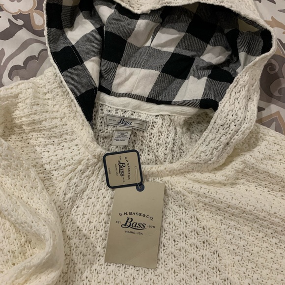 Cream poncho with buff check hood lining - Picture 3 of 5